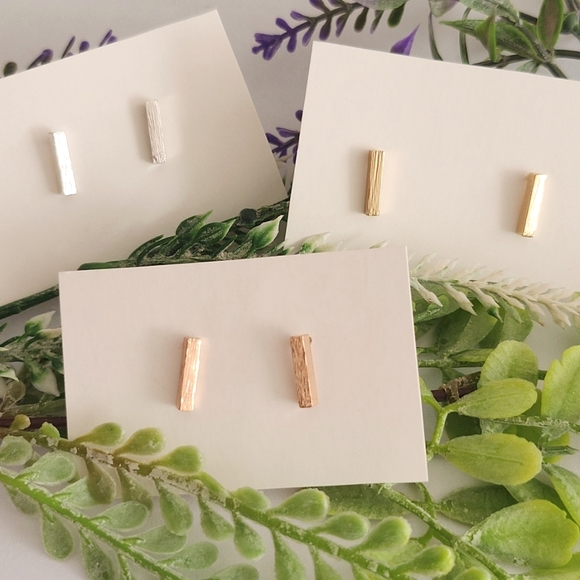 Bar Stud Earrings - Picture 5 of 7